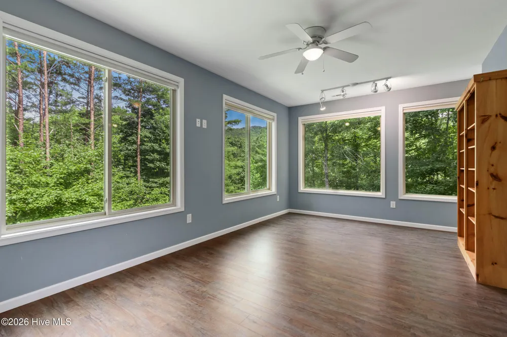 275 Peachtree Mountain Estates Road Murphy, NC 28906