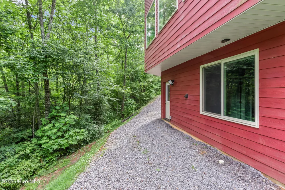 275 Peachtree Mountain Estates Road Murphy, NC 28906