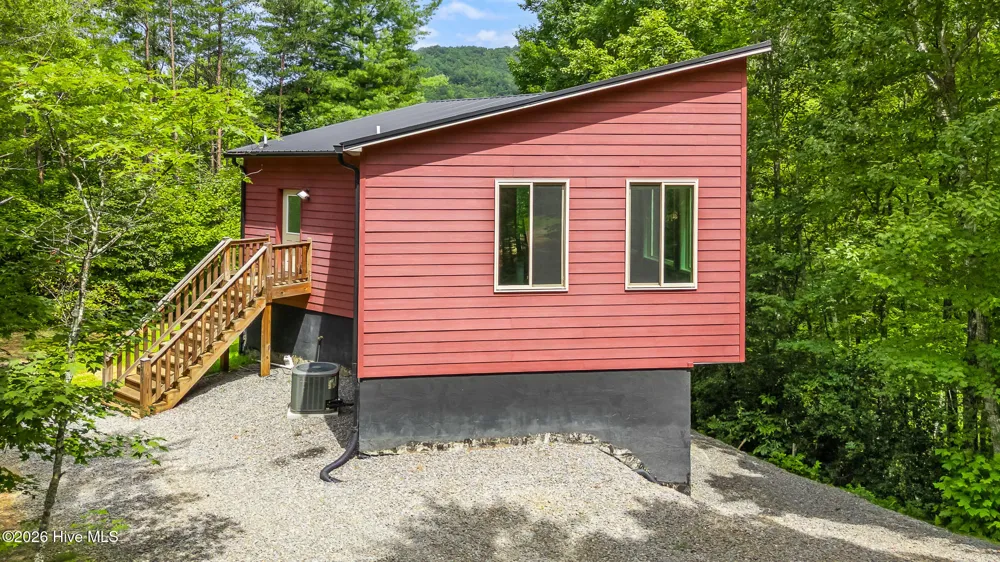 275 Peachtree Mountain Estates Road Murphy, NC 28906
