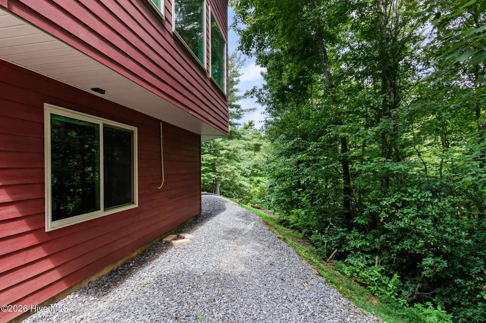 275 Peachtree Mountain Estates Road Murphy, NC 28906