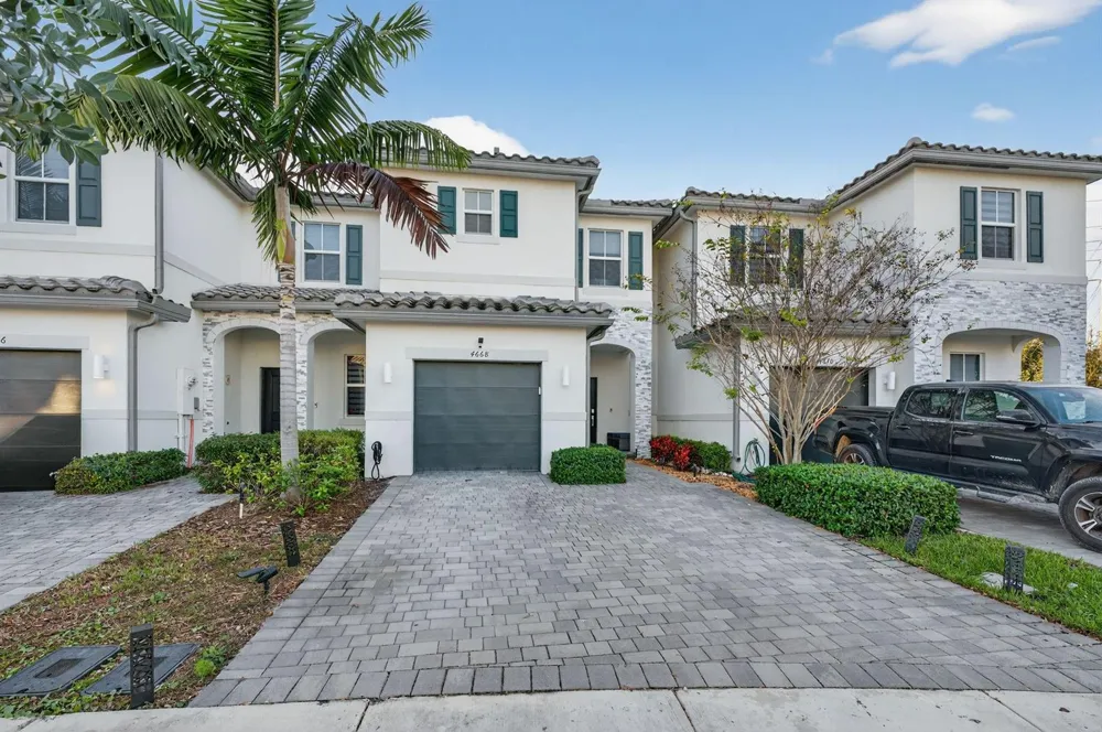 4668 NW 120th Way Coral Springs, FL 33076