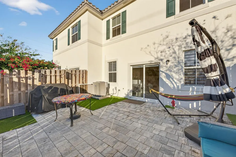 4668 NW 120th Way Coral Springs, FL 33076