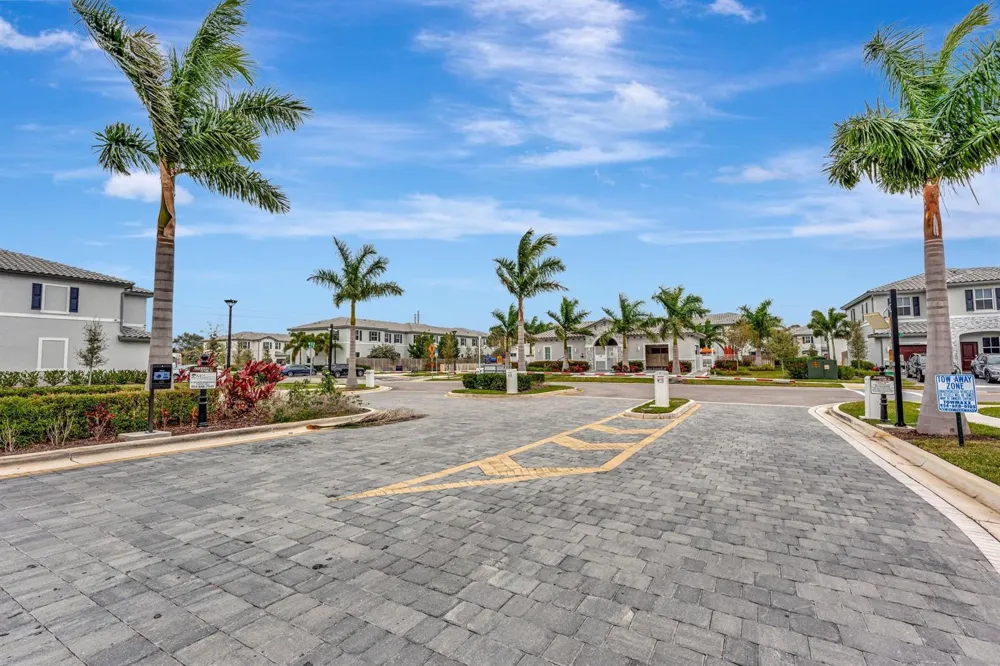 4668 NW 120th Way Coral Springs, FL 33076