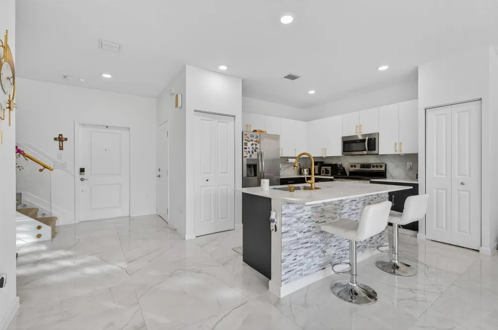 4668 NW 120th Way Coral Springs, FL 33076