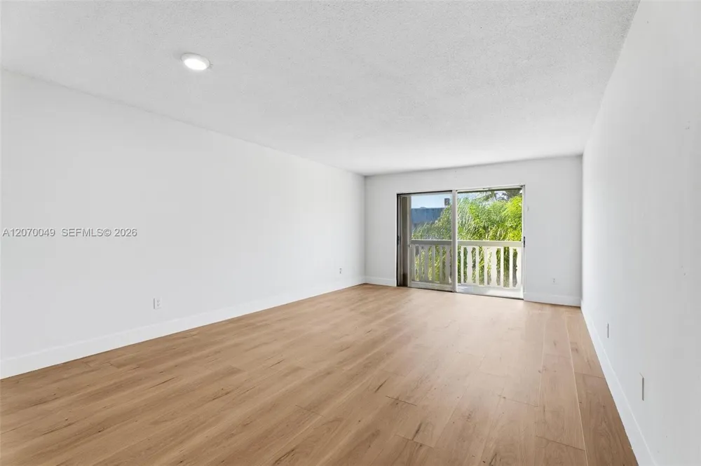 15205 NE 6th Ave #D305 Miami, FL 33162