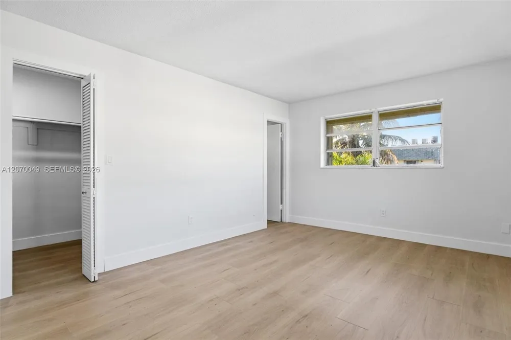 15205 NE 6th Ave #D305 Miami, FL 33162
