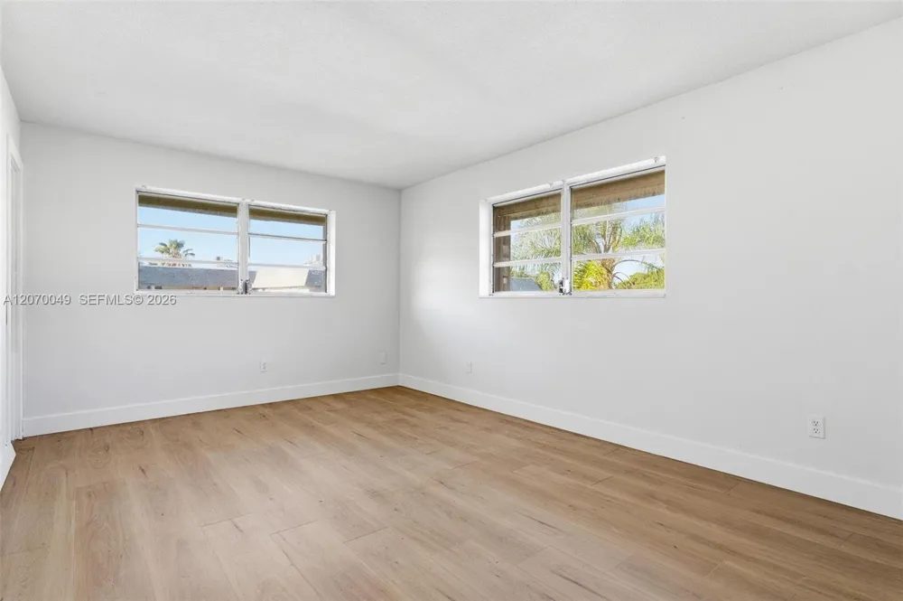 15205 NE 6th Ave #D305 Miami, FL 33162