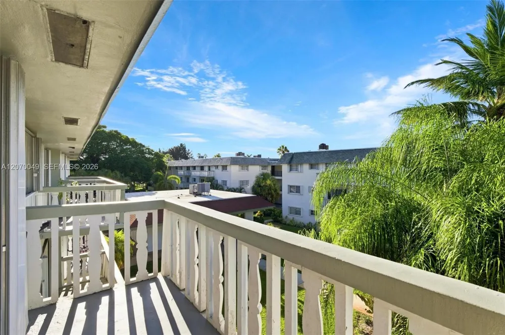 15205 NE 6th Ave #D305 Miami, FL 33162