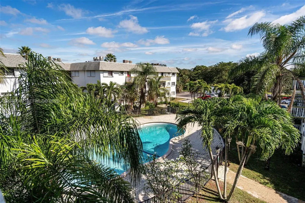 15205 NE 6th Ave #D305 Miami, FL 33162