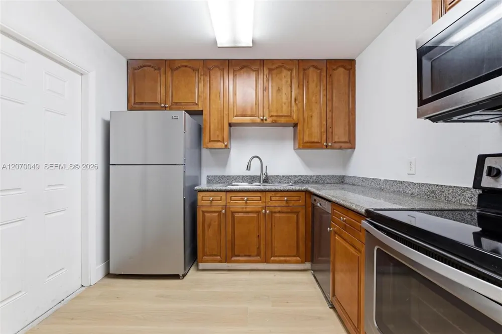15205 NE 6th Ave #D305 Miami, FL 33162