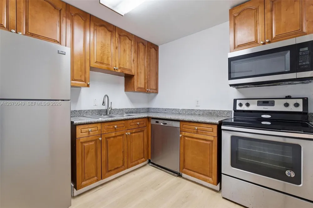15205 NE 6th Ave #D305 Miami, FL 33162