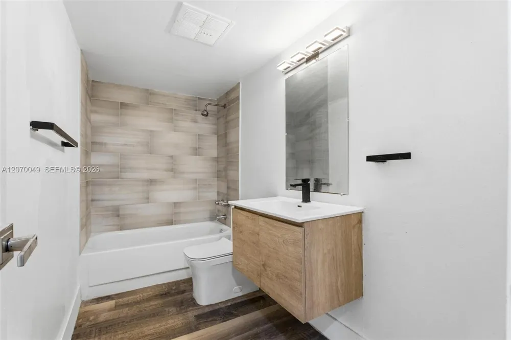 15205 NE 6th Ave #D305 Miami, FL 33162