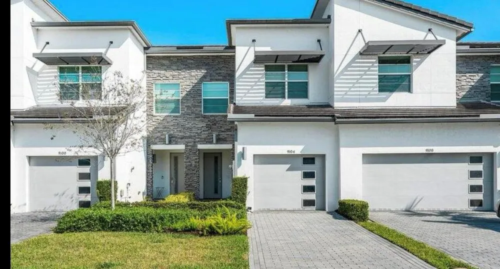 9041 ZEVON COURT Lake Worth, FL 33467