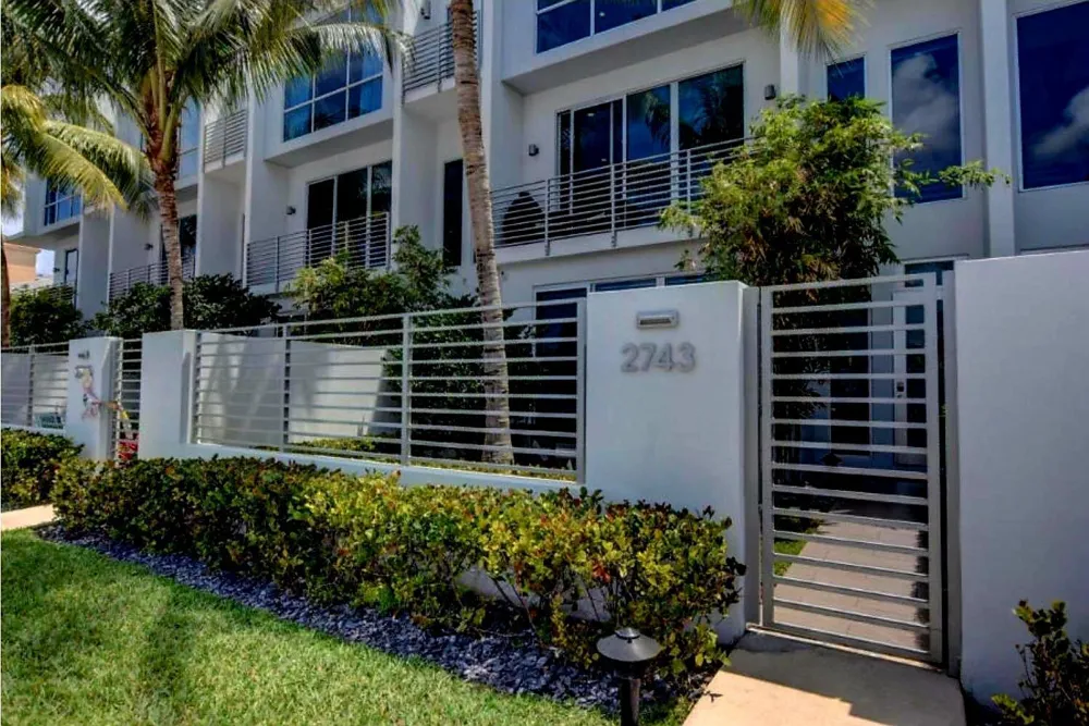 2743 NE 1ST STREET Pompano Beach, FL 33062