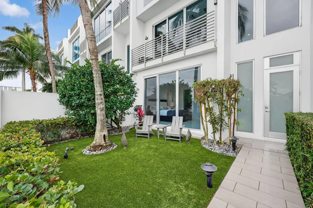 2743 NE 1ST STREET Pompano Beach, FL 33062