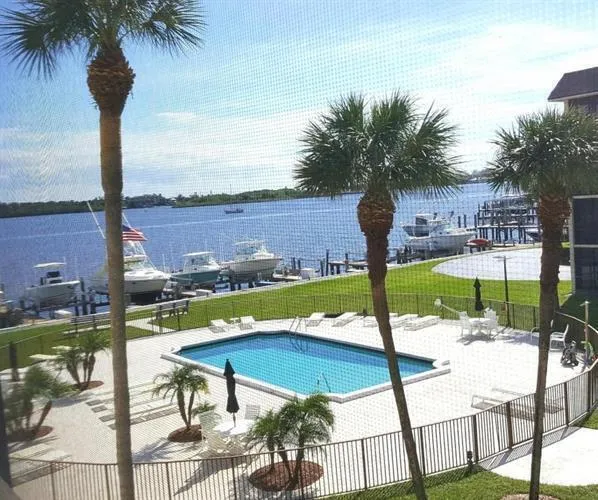 2424 FEDERAL Highway #309 Boynton Beach, FL 33435