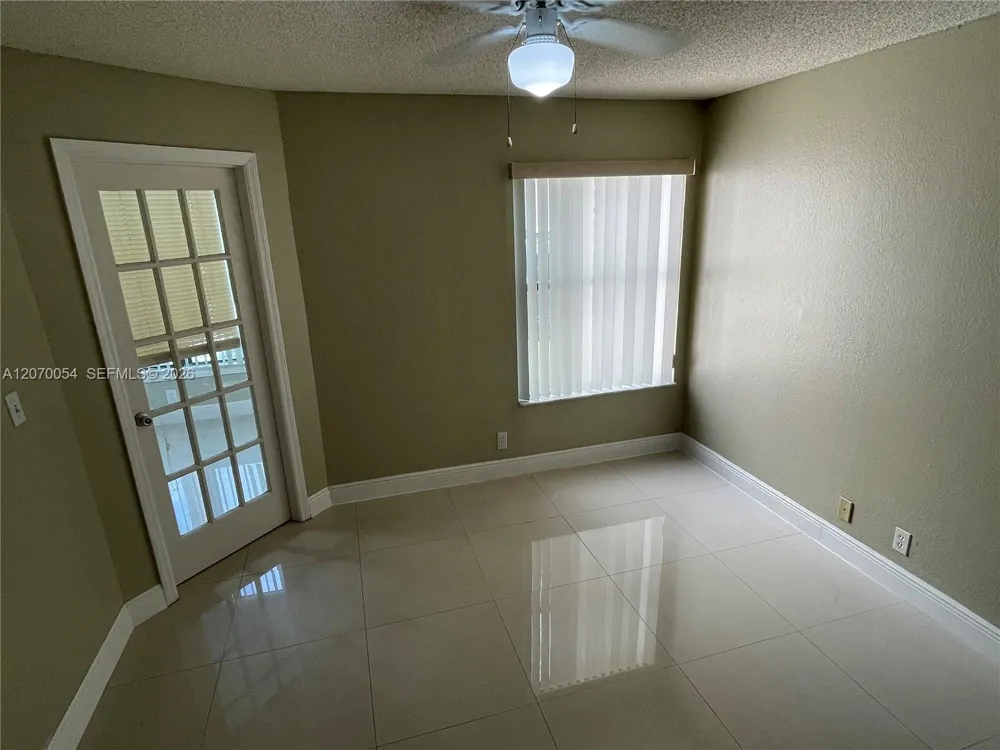 2826 S University Dr #3101 Davie, FL 33328