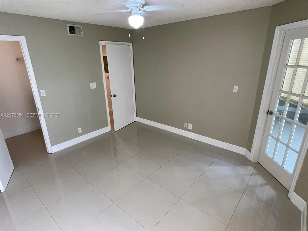 2826 S University Dr #3101 Davie, FL 33328
