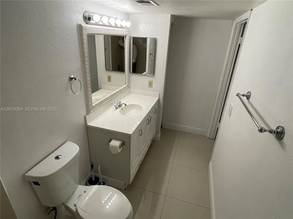 2826 S University Dr #3101 Davie, FL 33328