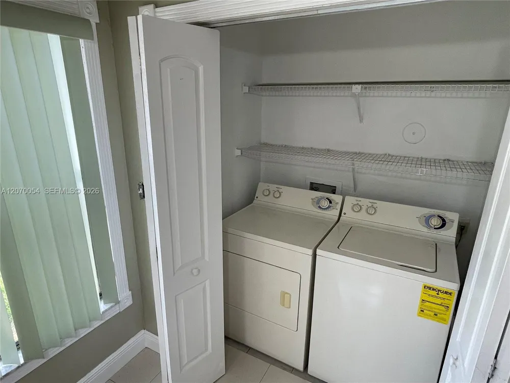 2826 S University Dr #3101 Davie, FL 33328