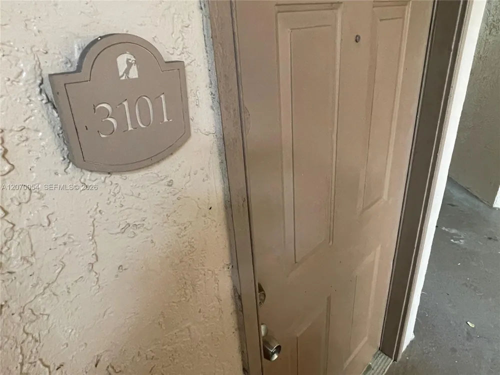 2826 S University Dr #3101 Davie, FL 33328