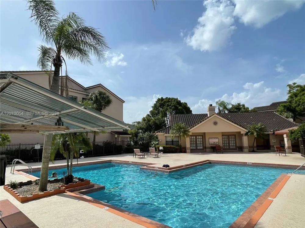 2826 S University Dr #3101 Davie, FL 33328
