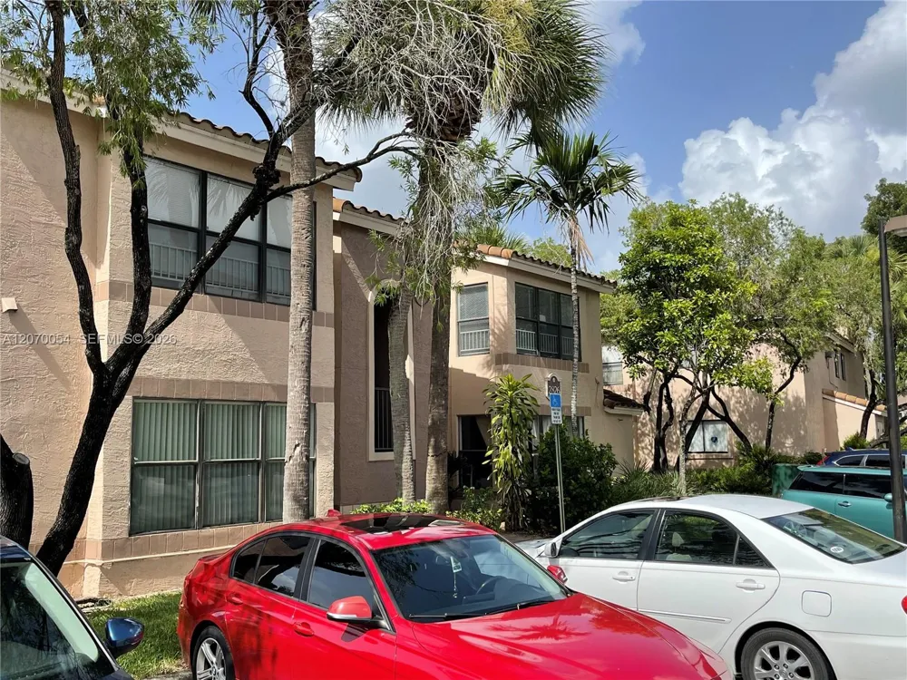 2826 S University Dr #3101 Davie, FL 33328