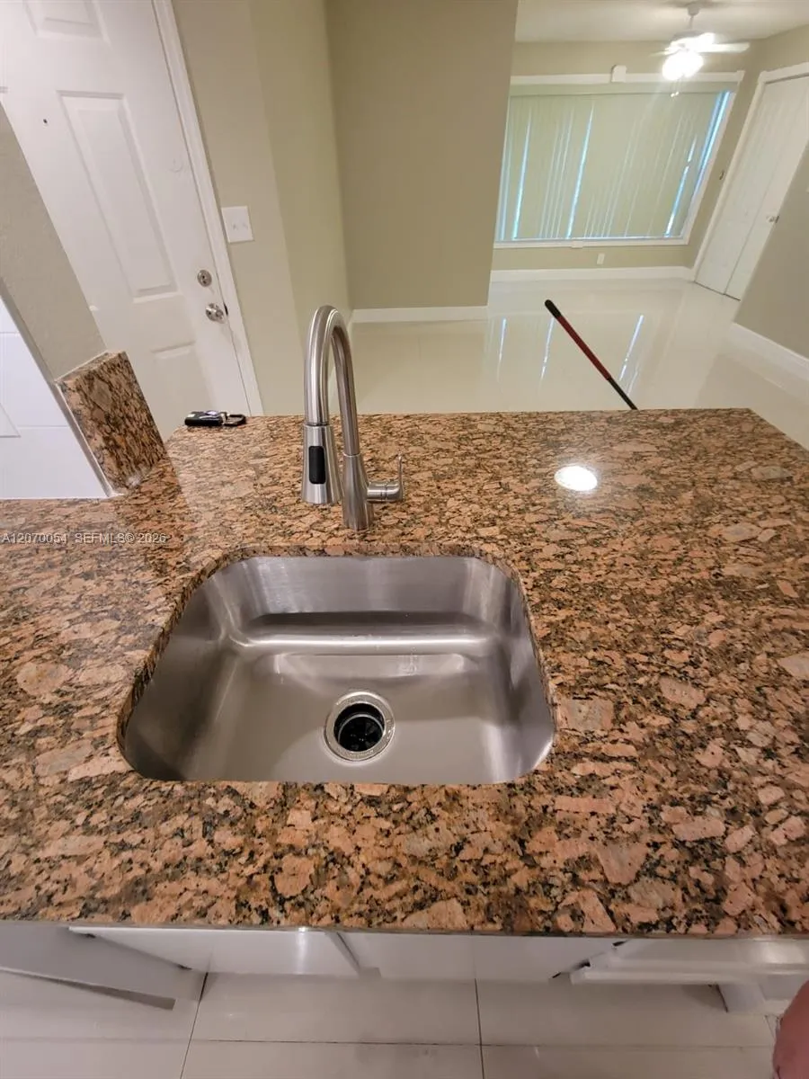 2826 S University Dr #3101 Davie, FL 33328