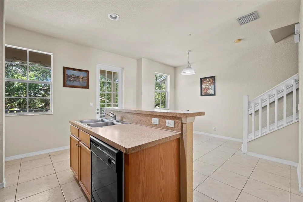 335 E Thatch Palm Circle #104 Jupiter, FL 33458