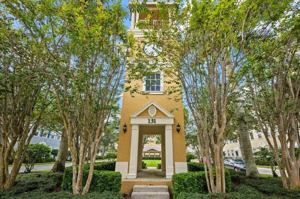 335 E Thatch Palm Circle #104 Jupiter, FL 33458