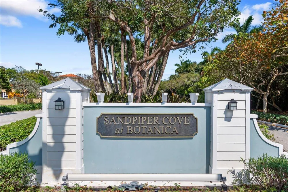 335 E Thatch Palm Circle #104 Jupiter, FL 33458