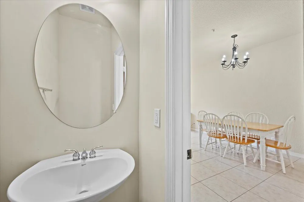 335 E Thatch Palm Circle #104 Jupiter, FL 33458