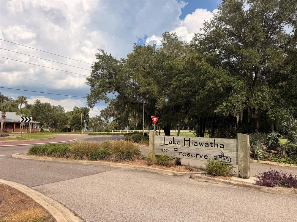 9385 LA SALLE STREET Groveland, FL 34736