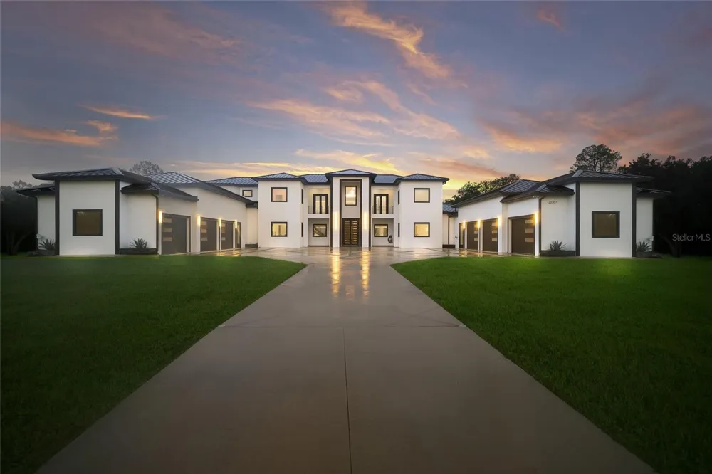 20307 74TH AVENUE E Bradenton, FL 34202