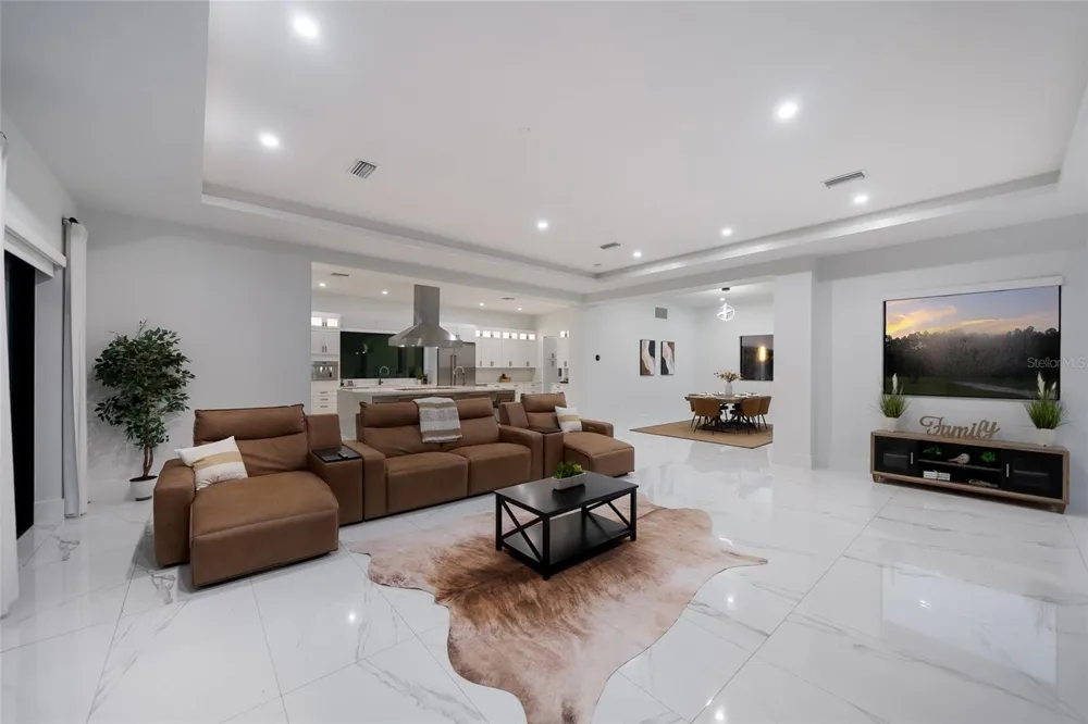 20307 74TH AVENUE E Bradenton, FL 34202