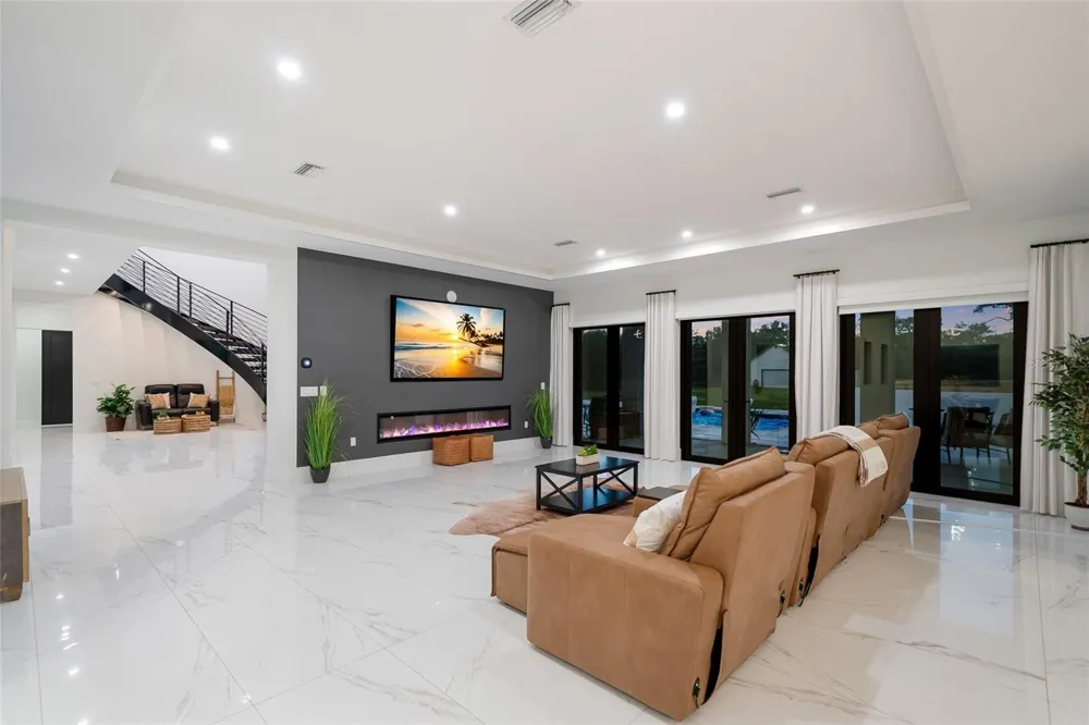 20307 74TH AVENUE E Bradenton, FL 34202