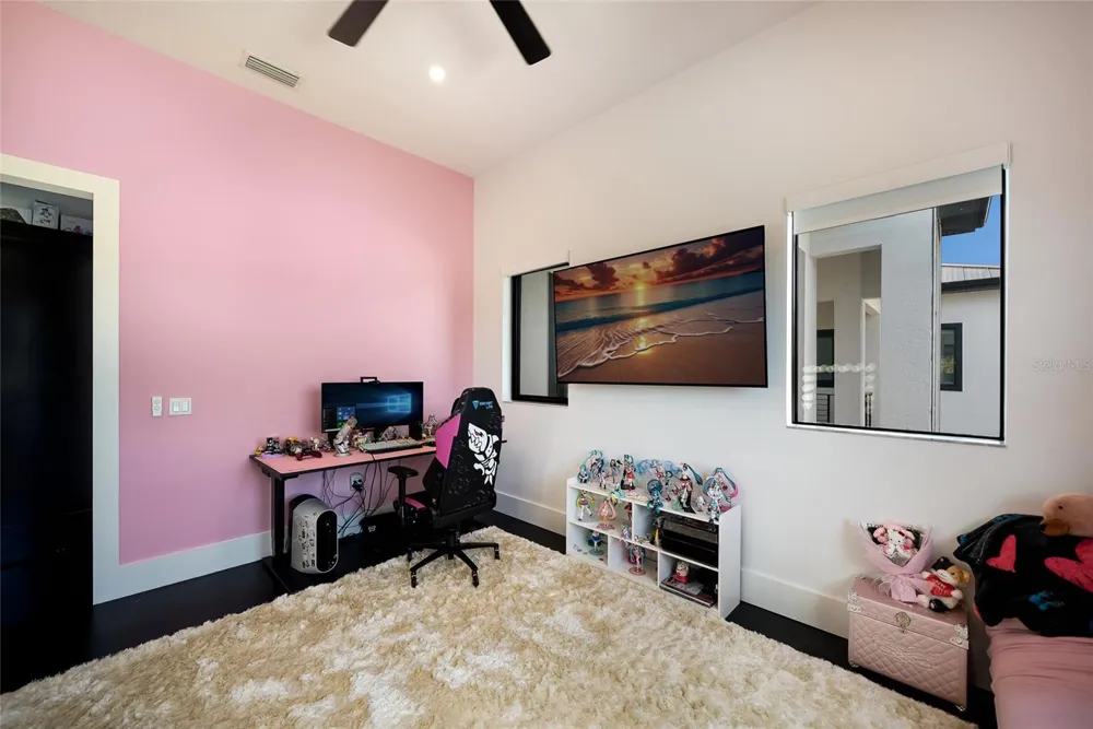 20307 74TH AVENUE E Bradenton, FL 34202
