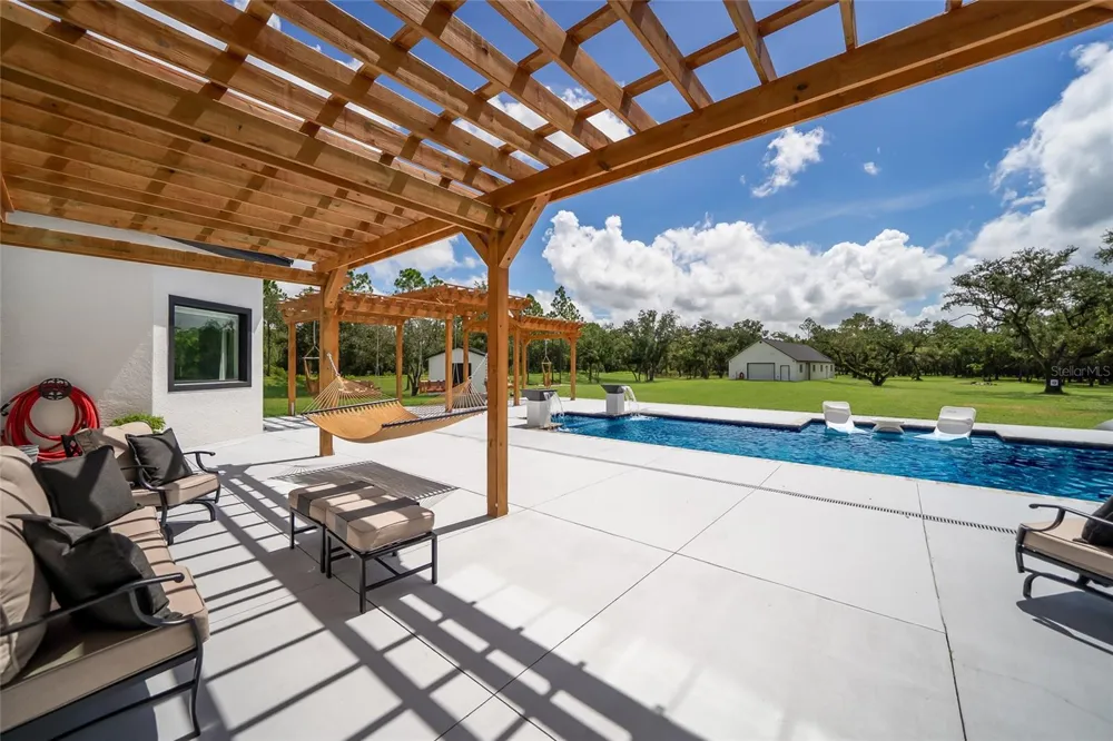 20307 74TH AVENUE E Bradenton, FL 34202