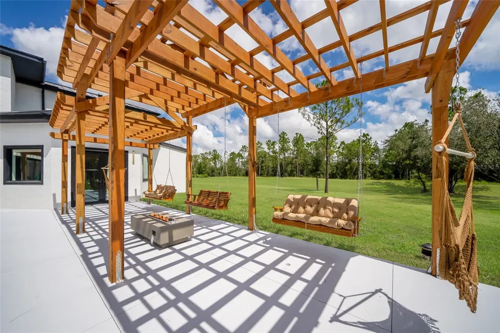 20307 74TH AVENUE E Bradenton, FL 34202