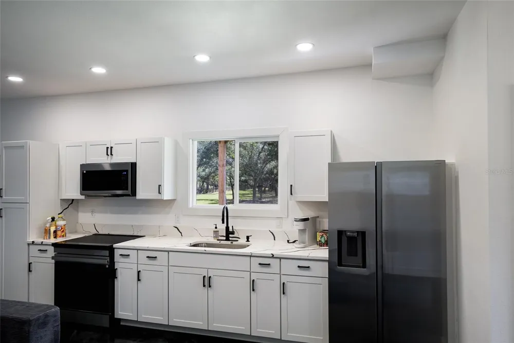 20307 74TH AVENUE E Bradenton, FL 34202