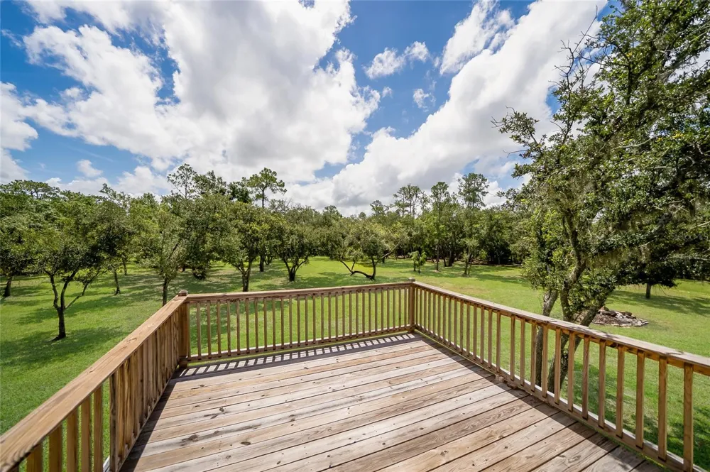 20307 74TH AVENUE E Bradenton, FL 34202