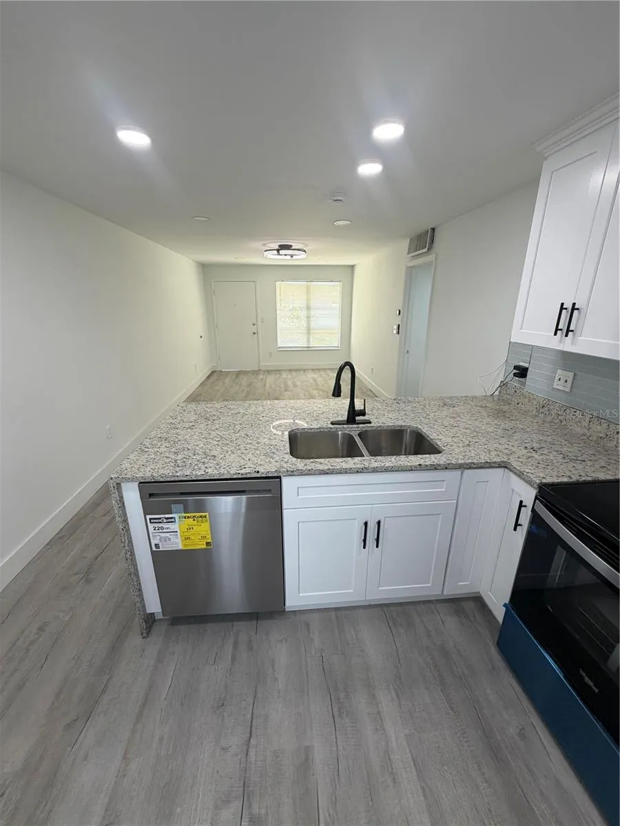 4328 EDGEWATER DRIVE #E104 Orlando, FL 32804