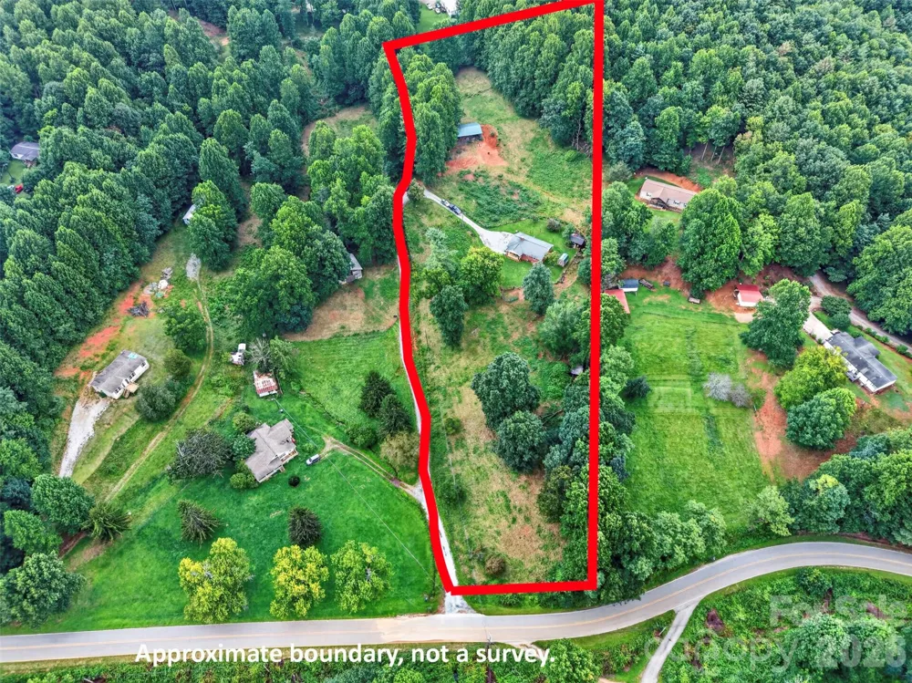 3702 Cabin Creek Road Zirconia, NC 28790
