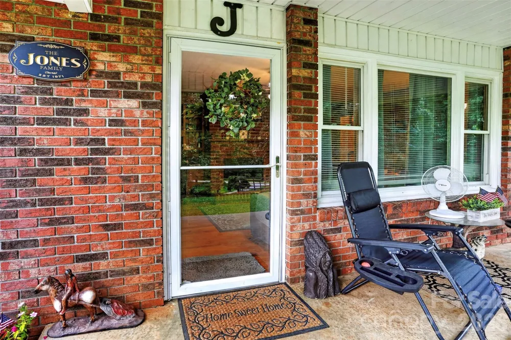 3702 Cabin Creek Road Zirconia, NC 28790