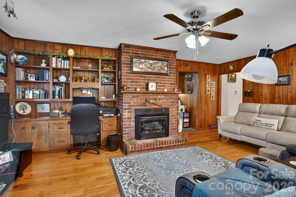 3702 Cabin Creek Road Zirconia, NC 28790