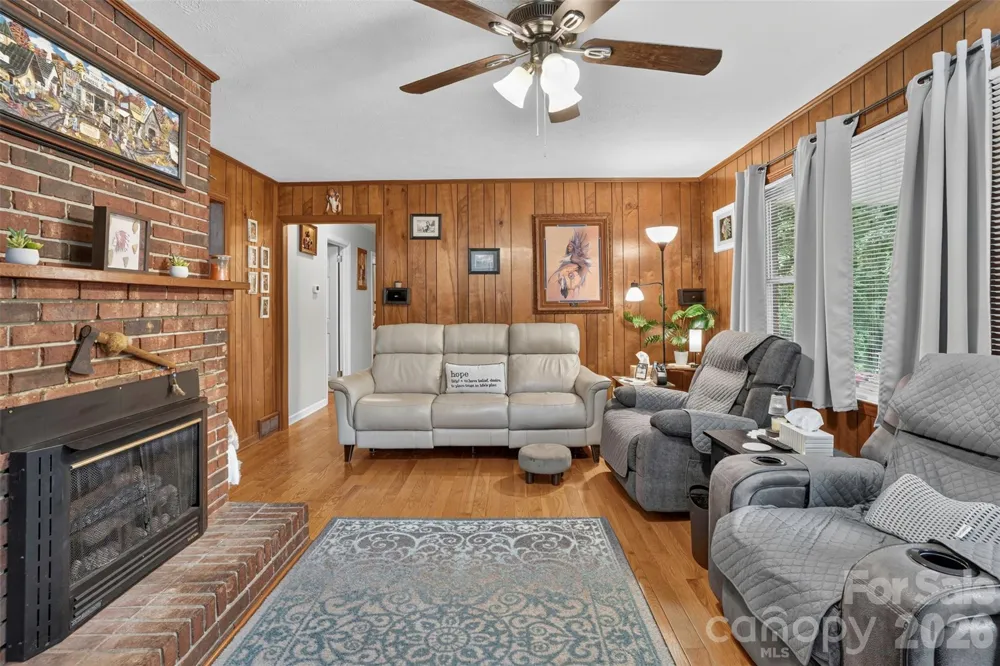 3702 Cabin Creek Road Zirconia, NC 28790