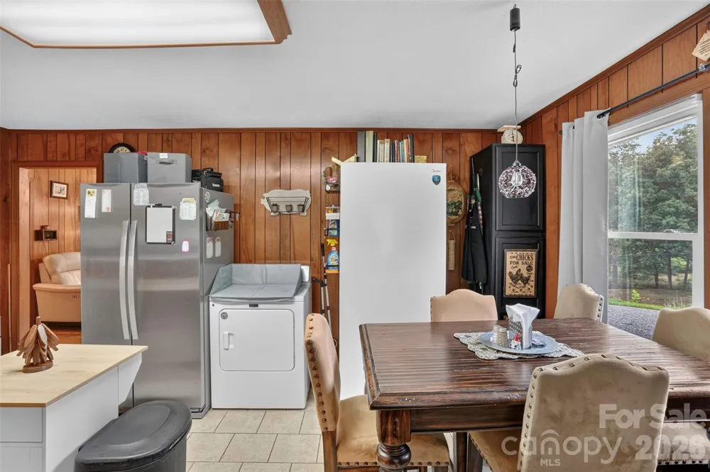 3702 Cabin Creek Road Zirconia, NC 28790