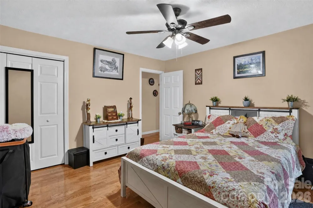 3702 Cabin Creek Road Zirconia, NC 28790