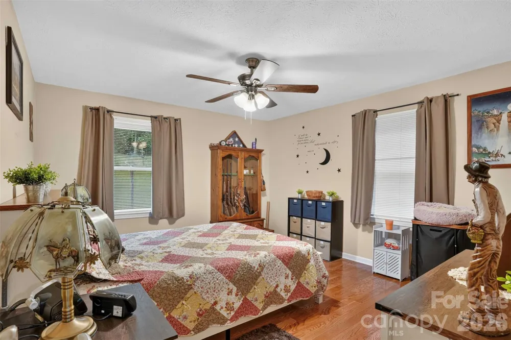 3702 Cabin Creek Road Zirconia, NC 28790