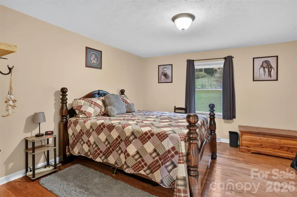 3702 Cabin Creek Road Zirconia, NC 28790